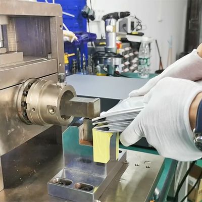 Giá tốt Năng lượng mới cho ô tô siêu âm pin di động máy hàn 20khz với điều khiển PLC trực tuyến